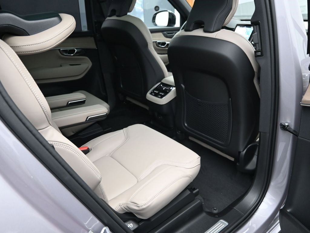 New 2026 Volvo XC90 B6 Ultra image 36