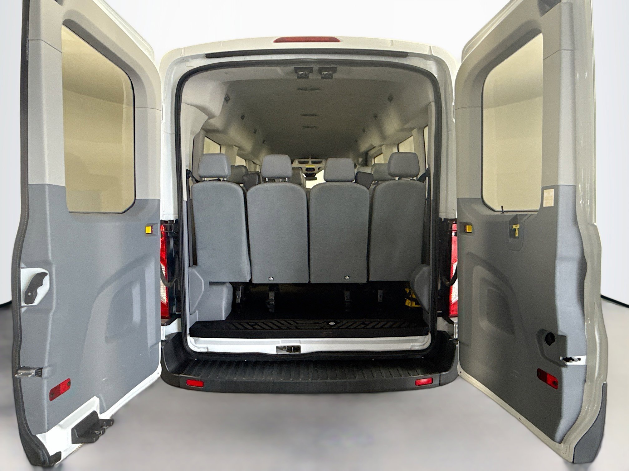 Used 2017 Ford Transit 350 XL image 30