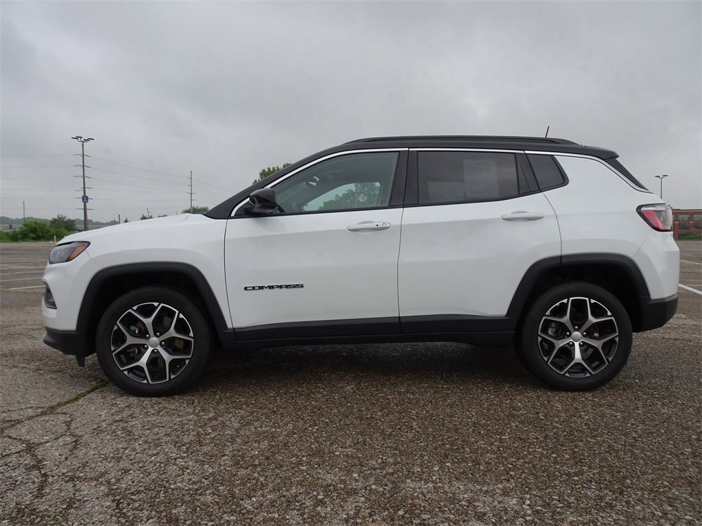 Used 2024 Jeep Compass Limited image 2