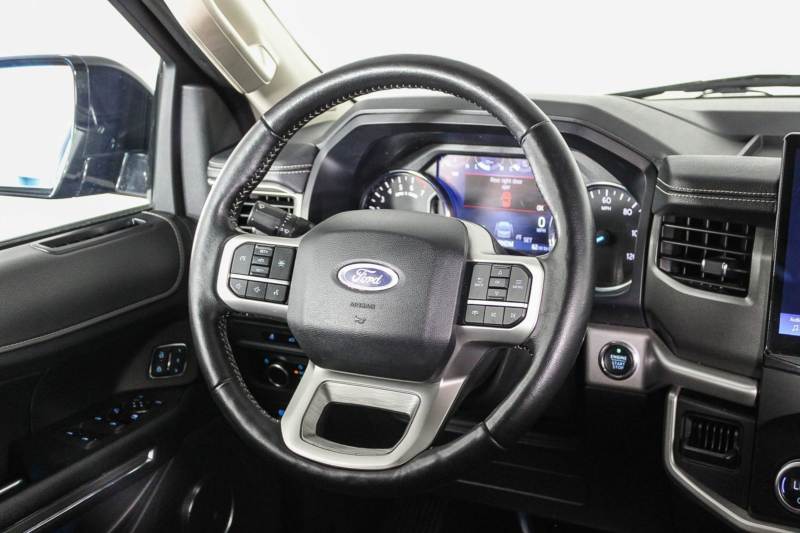 Used 2024 Ford Expedition XLT image 21