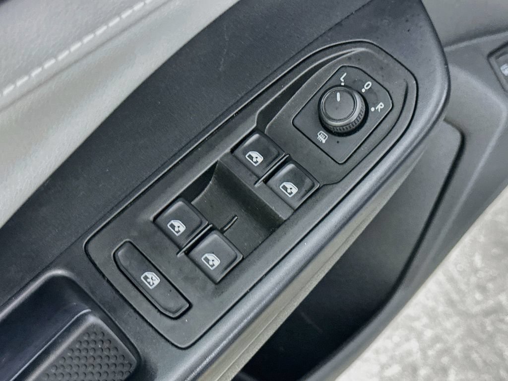 Used 2024 Volkswagen Taos SE FWD image 20