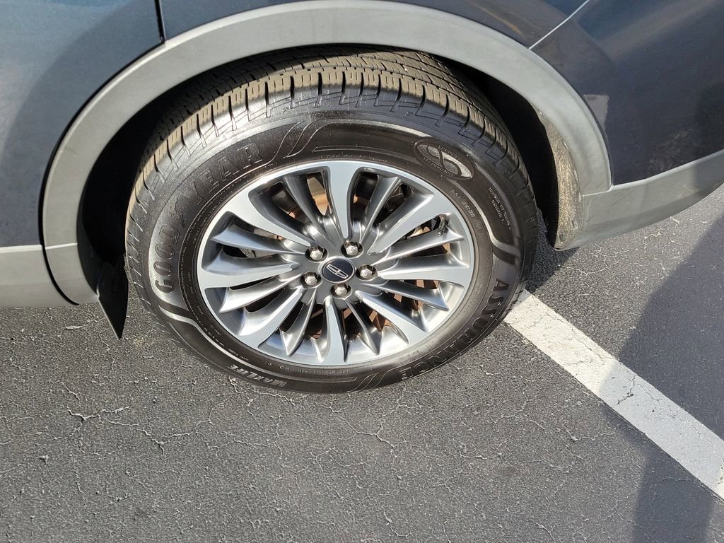 Used 2021 Lincoln Nautilus FWD w/ Equipment Group 101A image 5