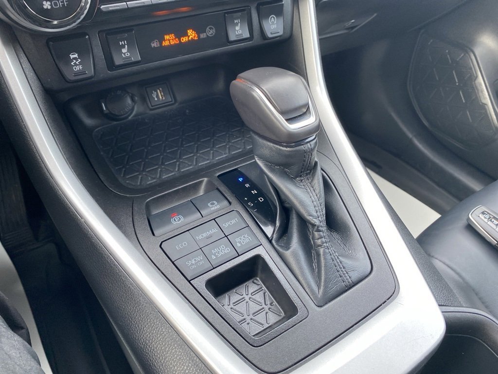 Used 2023 Toyota RAV4 XLE Premium image 33