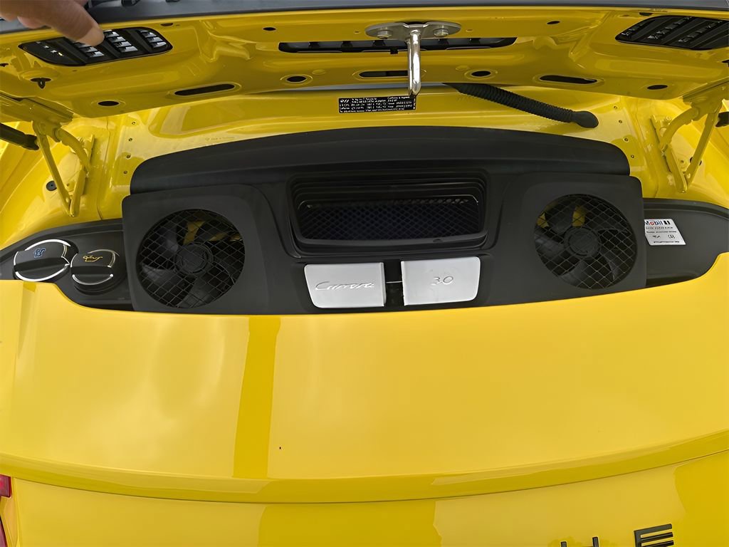 Used 2018 Porsche 911 Carrera image 25