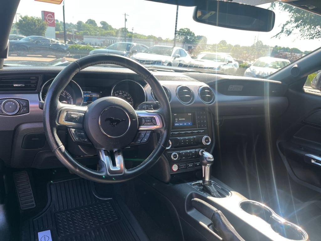 Used 2017 Ford Mustang Coupe RWD image 21