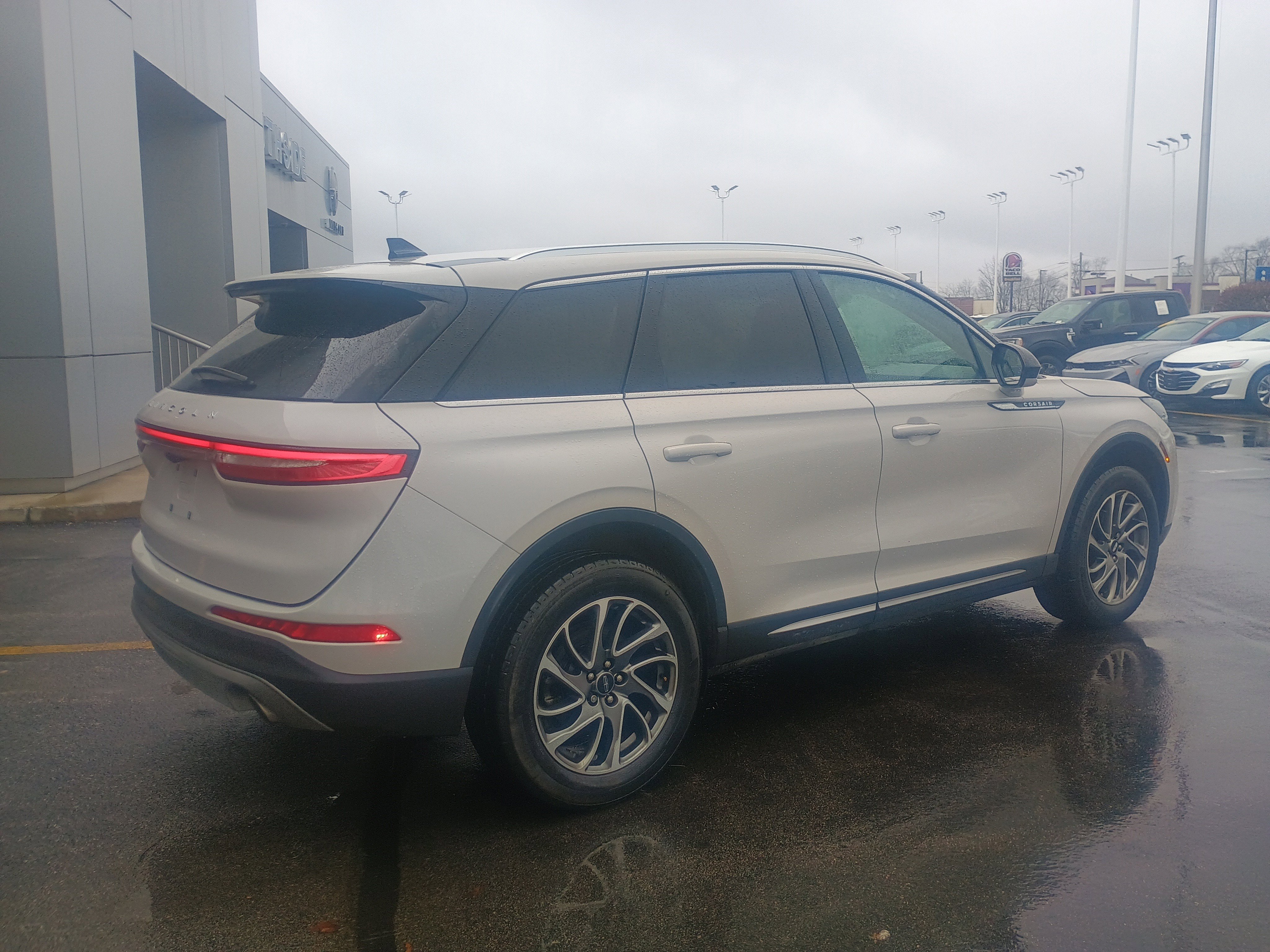 Used 2022 Lincoln Corsair AWD w/ Equipment Group 101A image 12