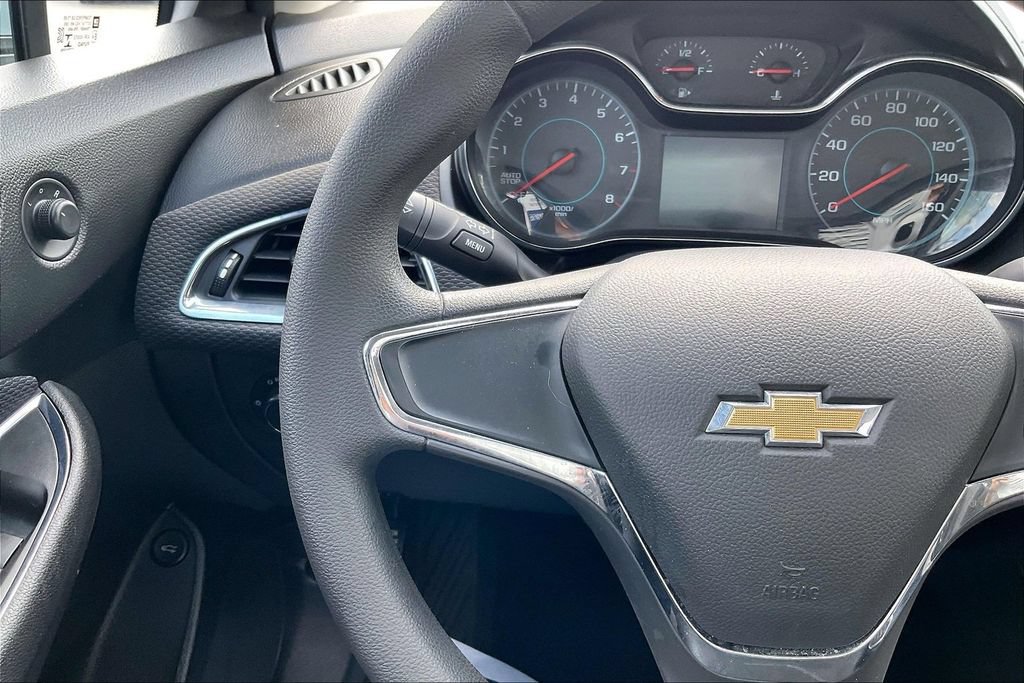 Used 2017 Chevrolet Cruze LS FWD image 21