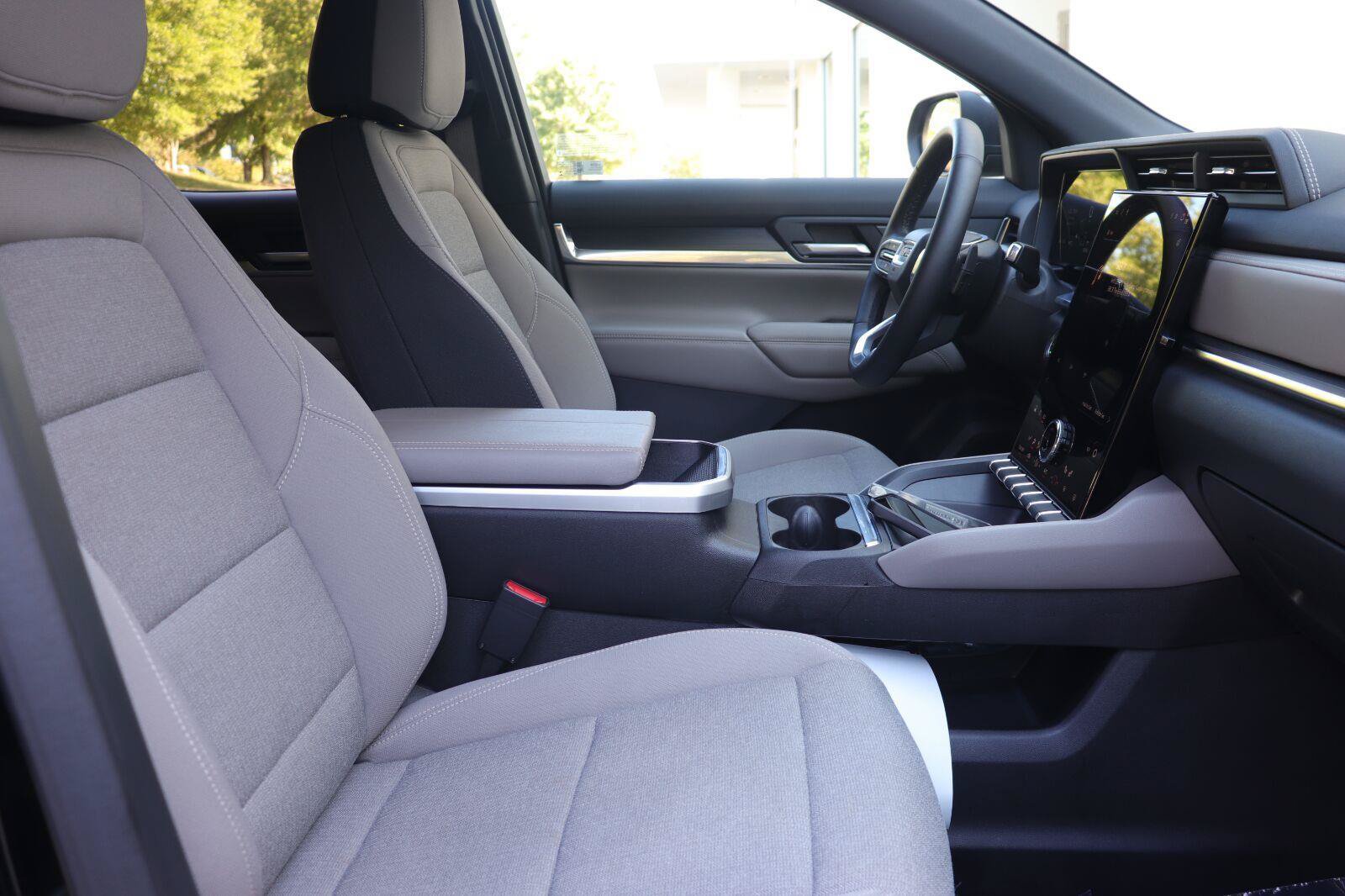 Used 2025 GMC Terrain Elevation AWD/4WD image 18