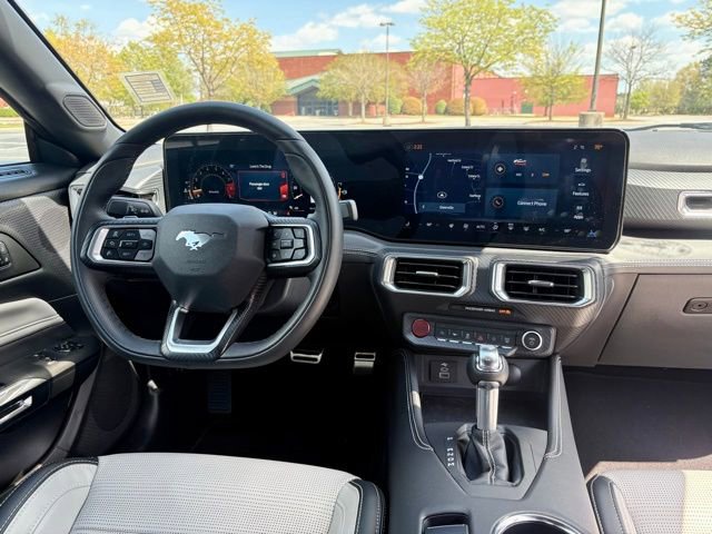 Used 2025 Ford Mustang GT Premium image 19