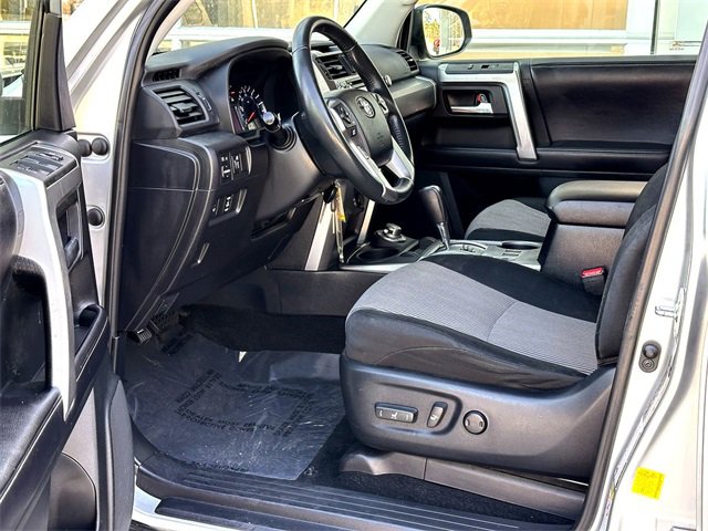 Used 2016 Toyota 4Runner SR5 image 10