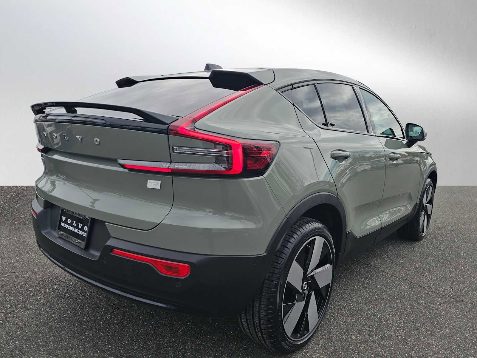 Certified 2023 Volvo C40 P8 Recharge Ultimate image 3