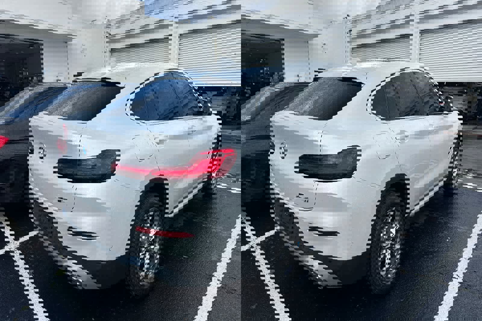 Used 2024 BMW X4 xDrive30i w/ Premium Package image 2