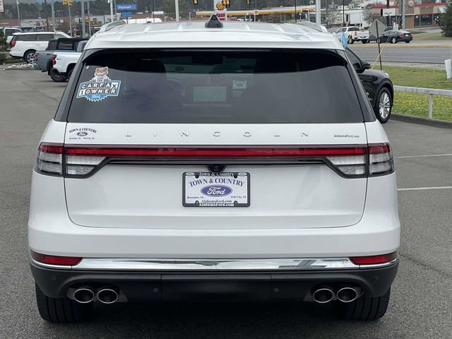 Used 2025 Lincoln Aviator AWD image 4