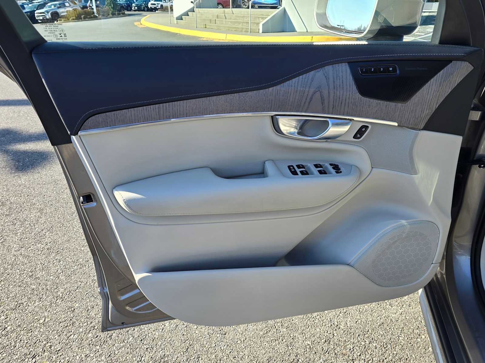 Used 2022 Volvo XC90 T8 Inscription w/ Advanced Package image 18