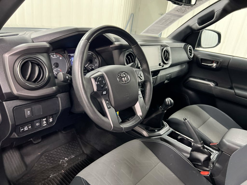 Used 2021 Toyota Tacoma TRD Off-Road AWD/4WD image 10