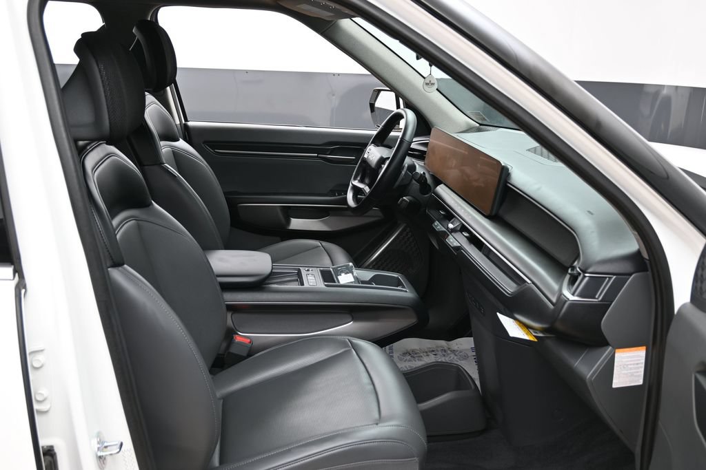 Used 2024 Kia EV9 Light RWD image 37