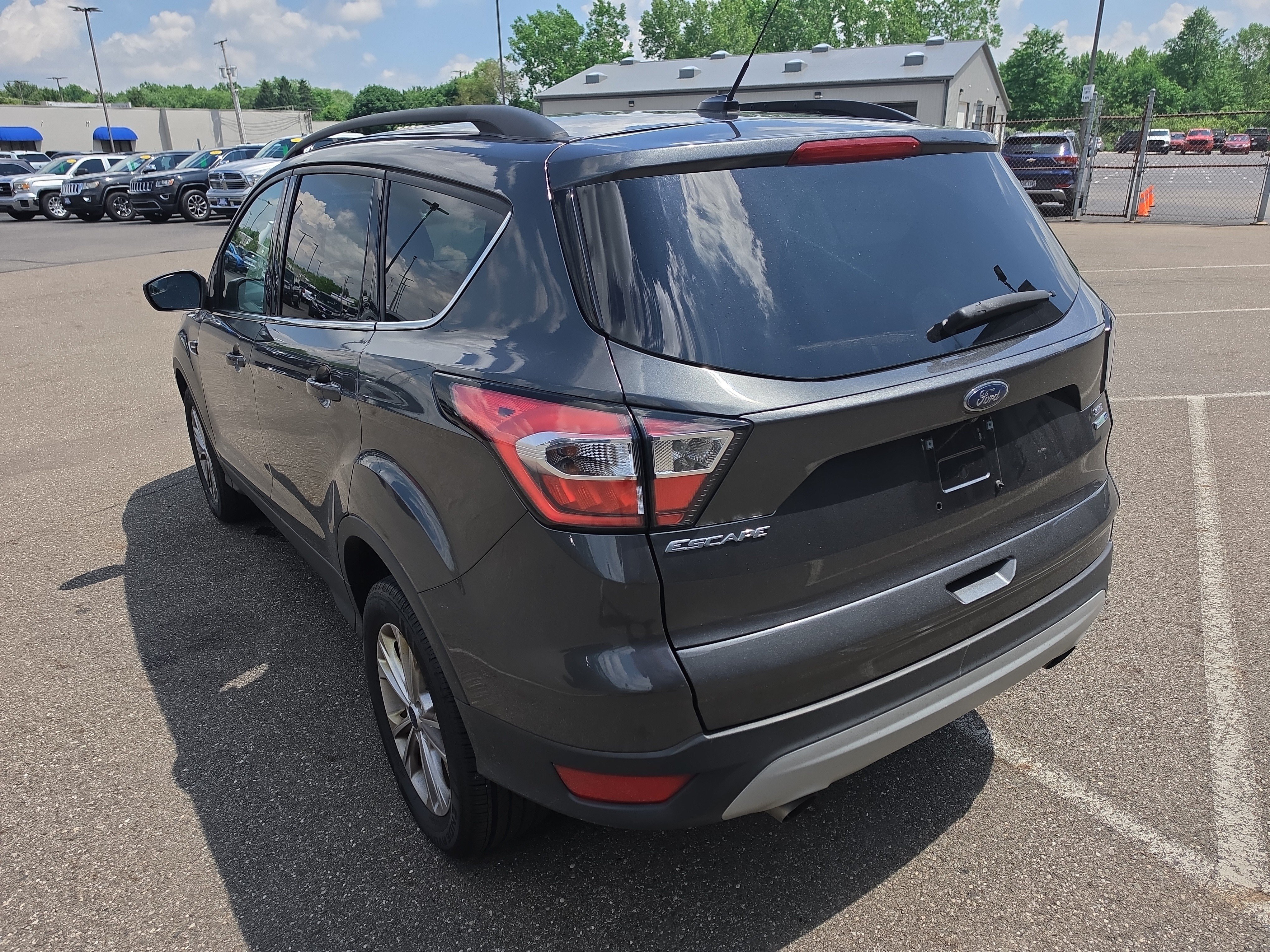 Used 2018 Ford Escape SE AWD/4WD image 5