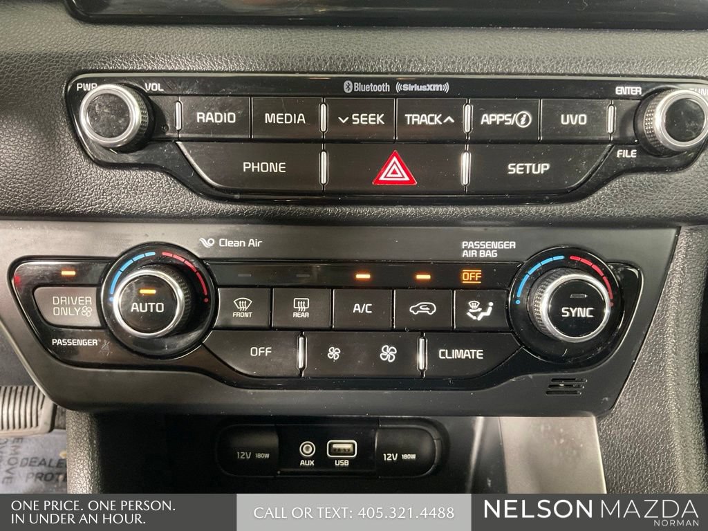 Used 2017 Kia Niro FE FWD image 35