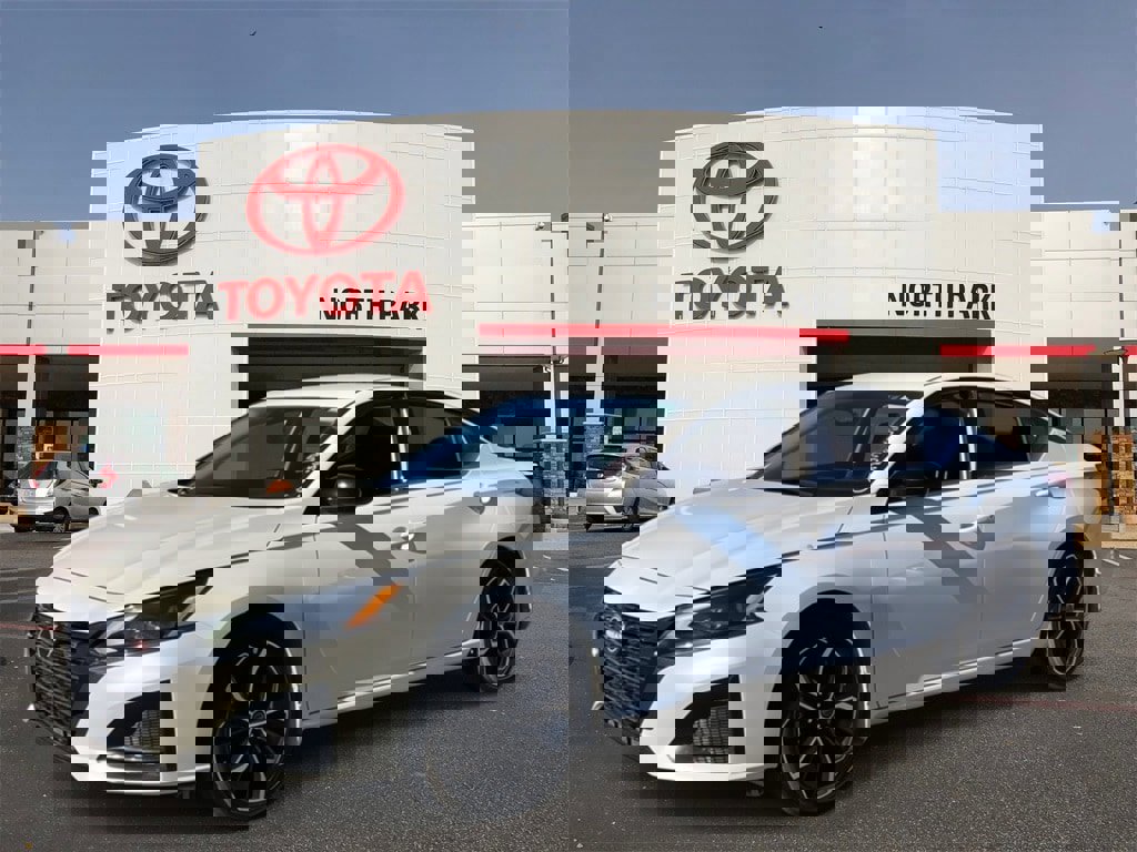 Used 2025 Nissan Altima 2.5 SR image 1