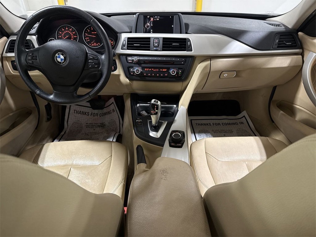 Used 2015 BMW 320i Sedan image 10