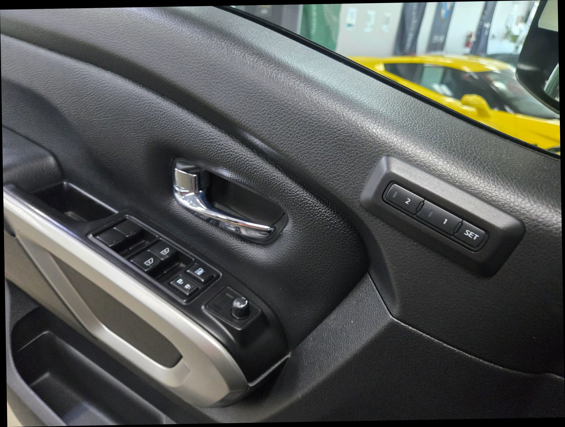 Used 2016 Nissan Titan PRO-4X w/ Pro-4x Convenience Package AWD/4WD image 47