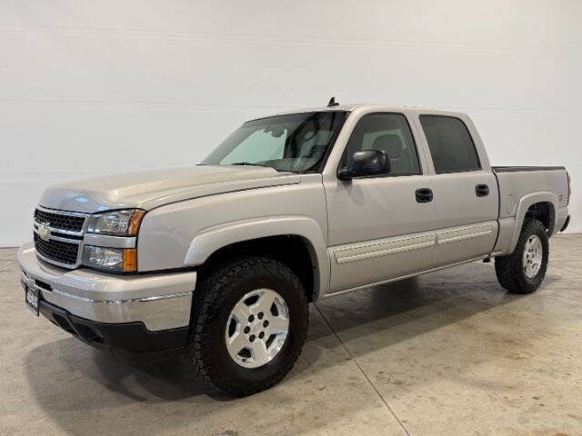 Used 2006 Chevrolet Silverado 1500 LT w/ Onstar Plus Package AWD/4WD image 1