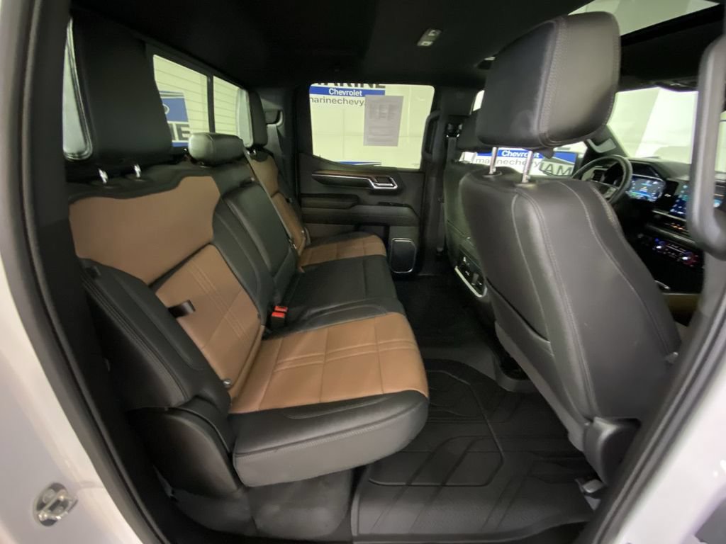 Used 2023 Chevrolet Silverado 1500 High Country w/ High Country Premium Package AWD/4WD image 34