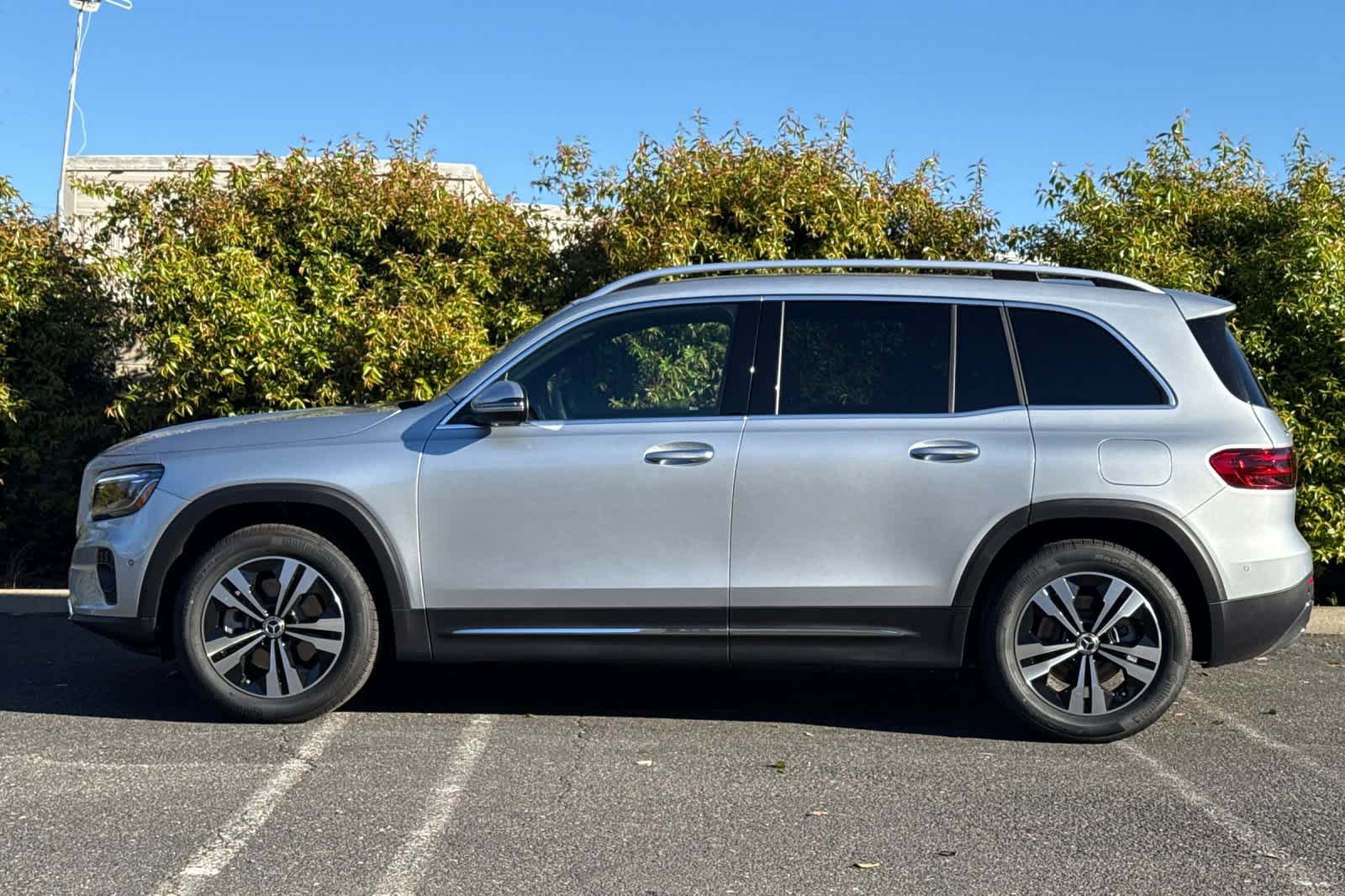 New 2026 Mercedes-Benz GLB 250 image 6