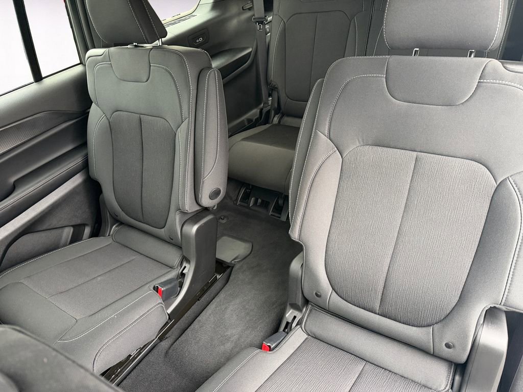 Used 2025 Jeep Grand Cherokee L Laredo w/ Luxury Tech Group I image 13