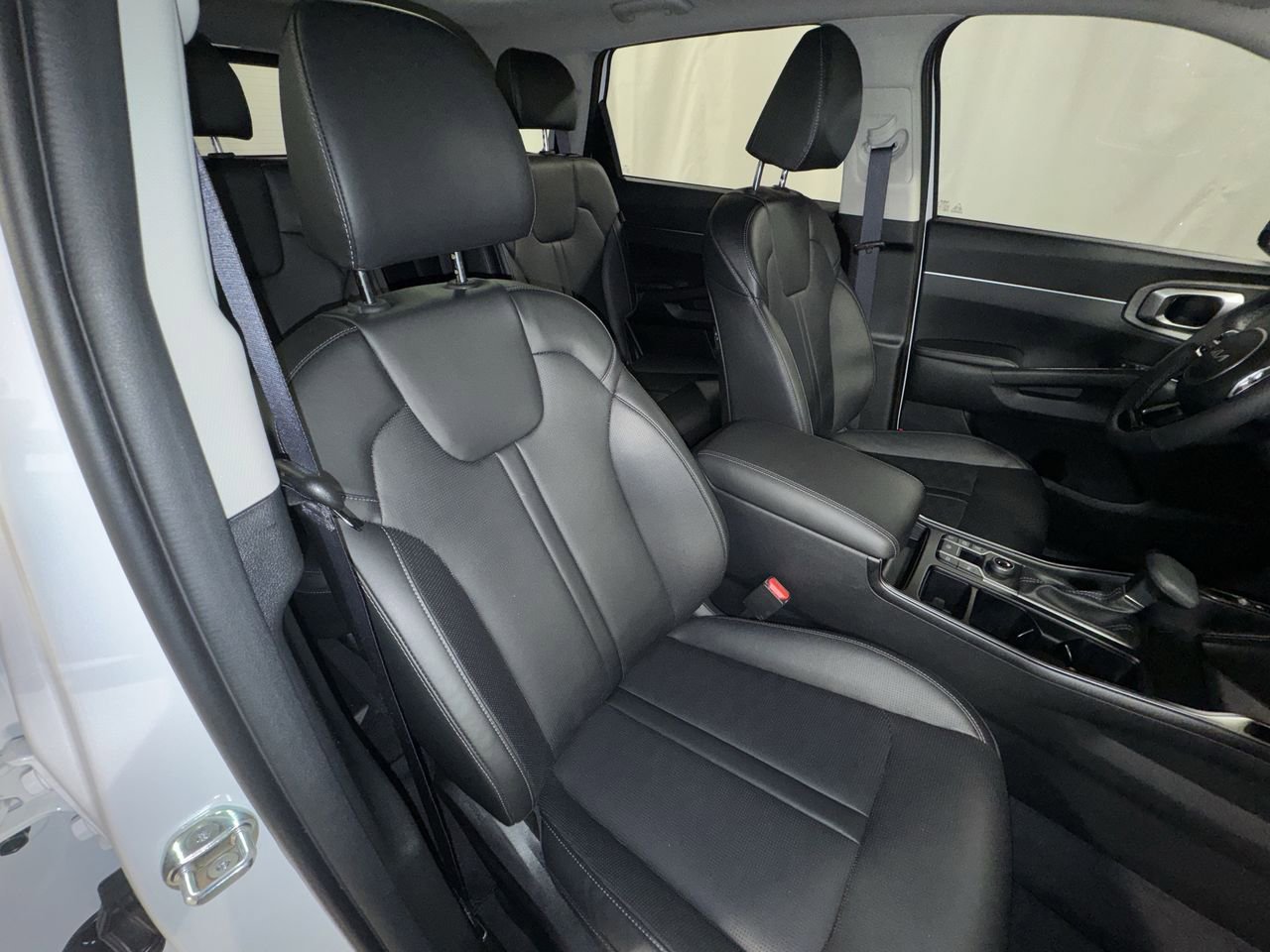 Certified 2024 Kia Sorento X-Line EX image 35