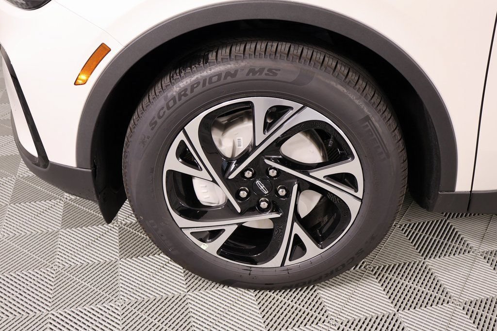 New 2026 Lincoln Nautilus Premier w/ Jet Appearance Package AWD/4WD image 18