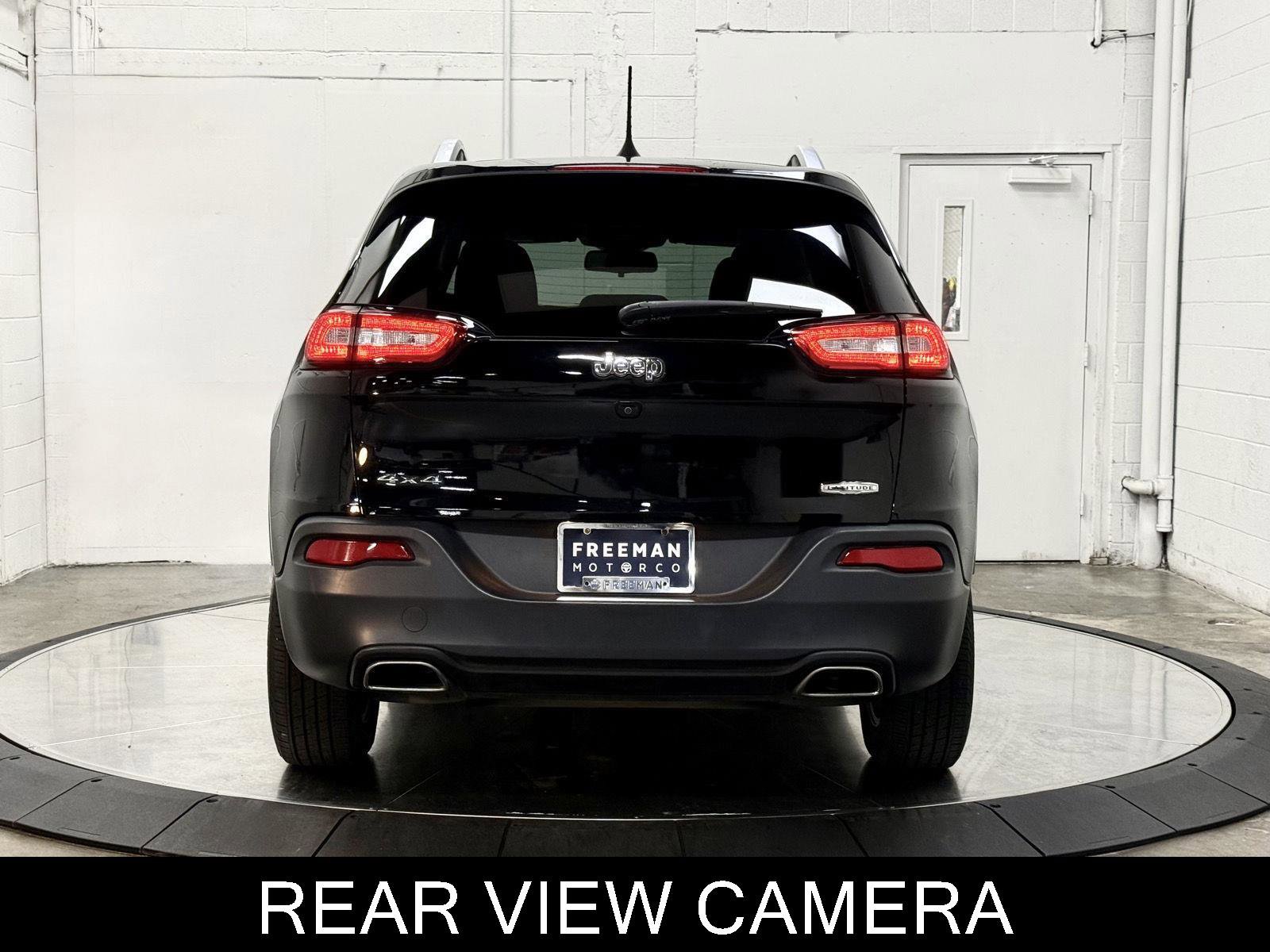 Used 2017 Jeep Cherokee Latitude w/ Cold Weather Group image 7