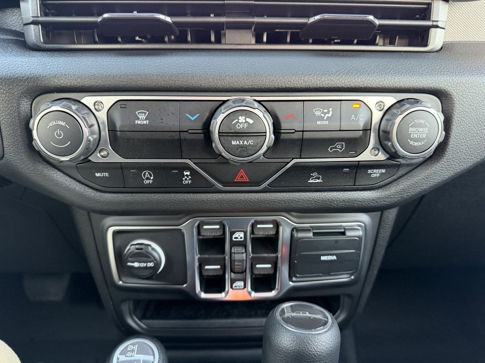 New 2026 Jeep Gladiator Sport AWD/4WD image 20