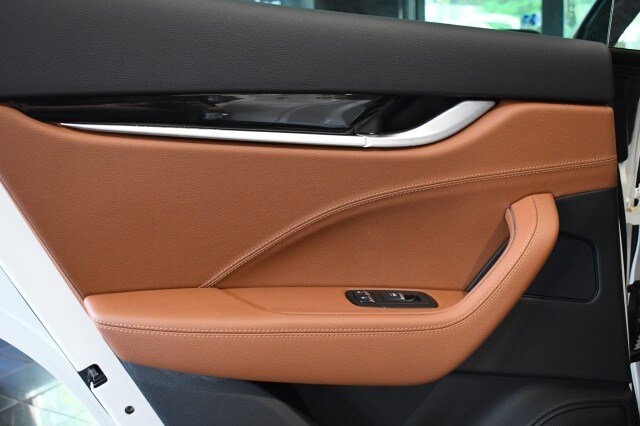 Used 2019 Maserati Levante AWD/4WD image 18