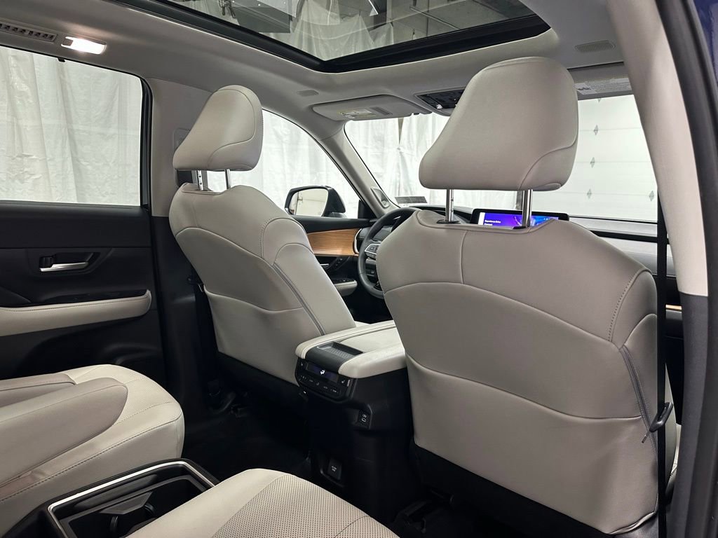 Used 2025 Toyota Grand Highlander AWD image 57