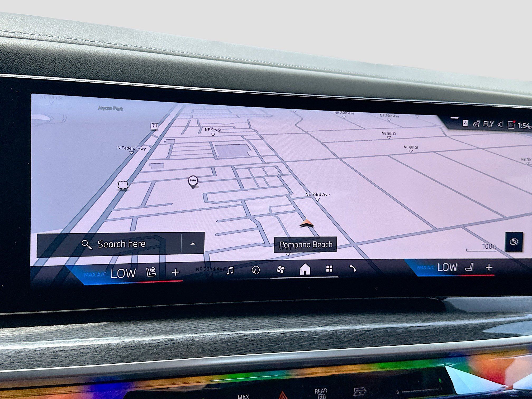 New 2025 BMW 750e xDrive w/ Luxury Rear Seating Package image 13