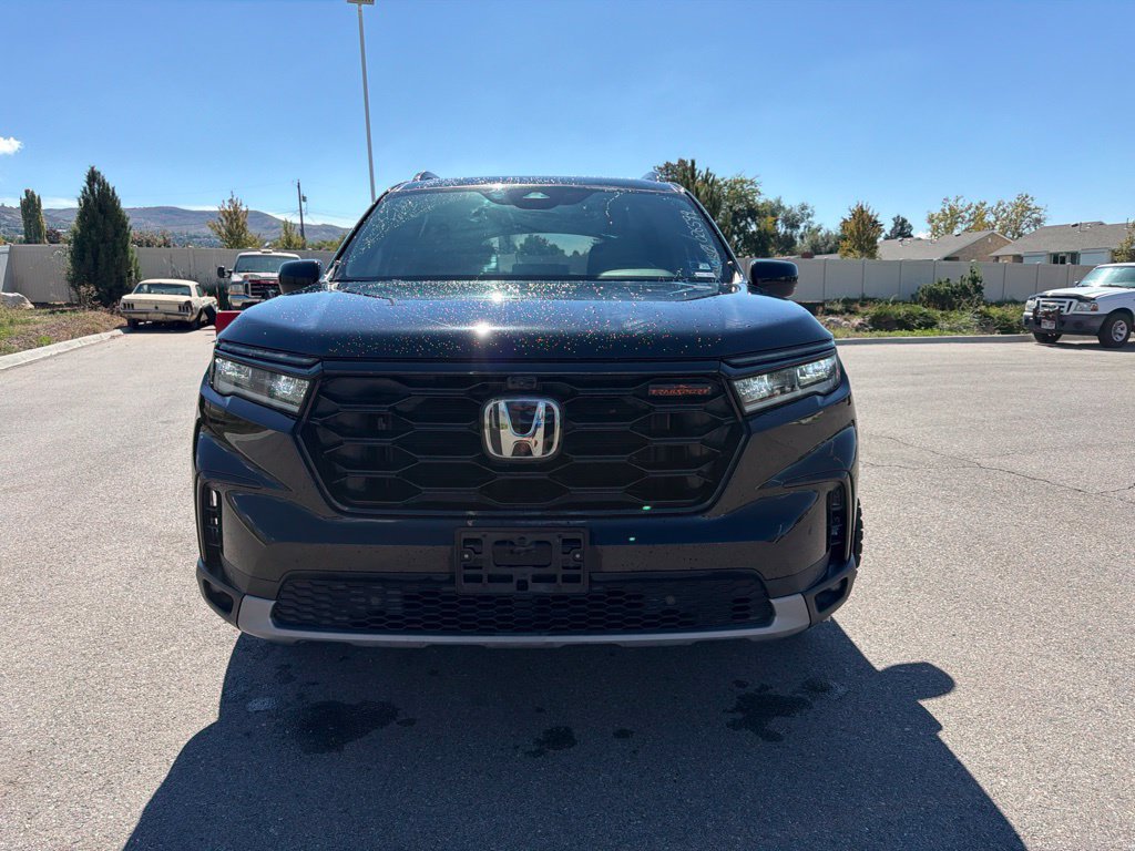Used 2024 Honda Pilot TrailSport image 4