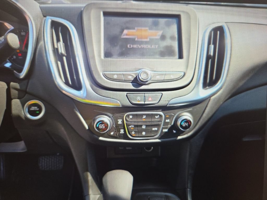Used 2022 Chevrolet Equinox LT w/ Driver Convenience Package AWD/4WD image 11