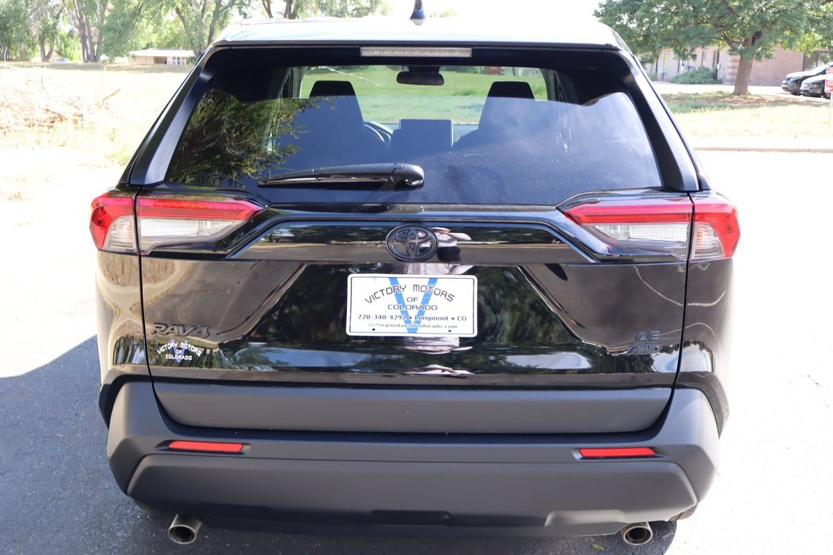 Used 2025 Toyota RAV4 LE AWD/4WD image 6