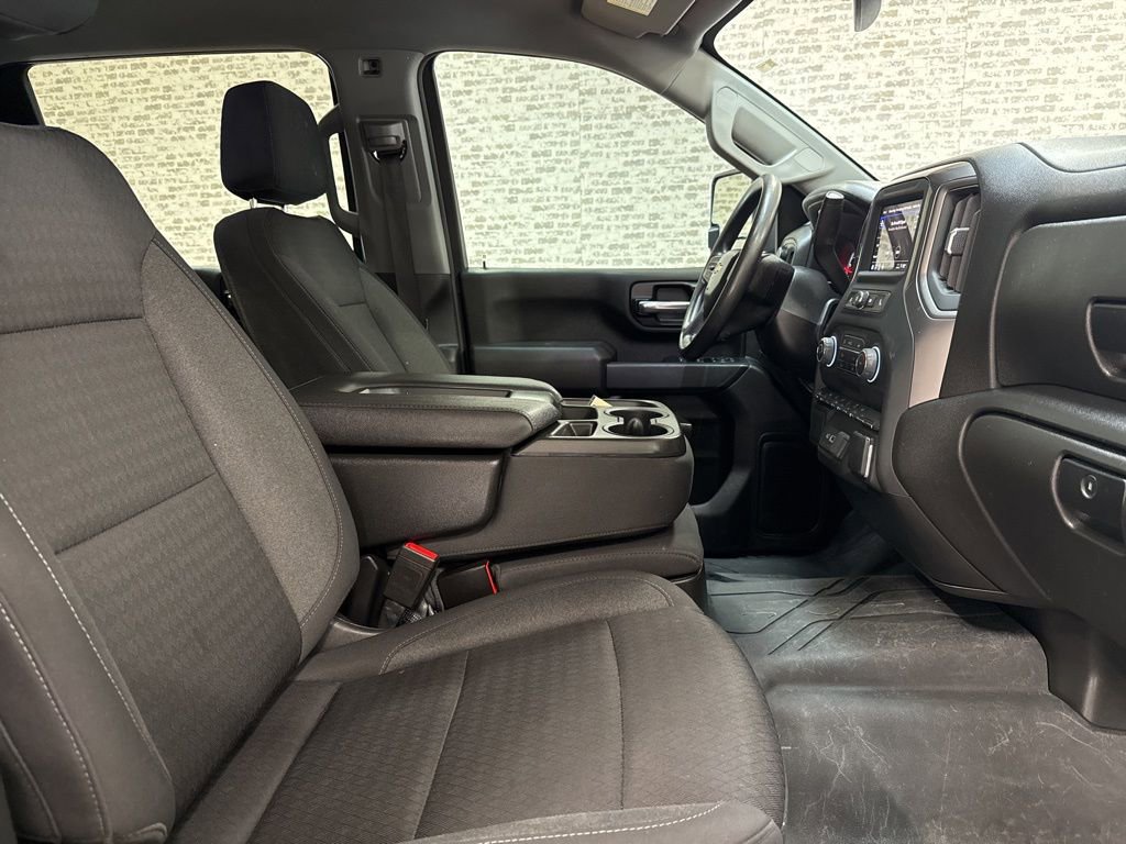 Used 2024 Chevrolet Silverado 2500 Custom w/ Custom Value Package image 12