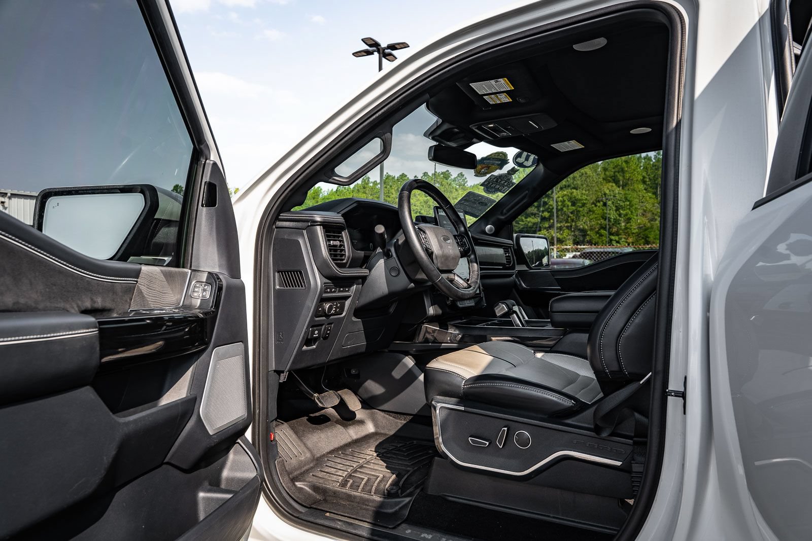 Certified 2022 Ford F150 Lightning Platinum AWD/4WD image 21
