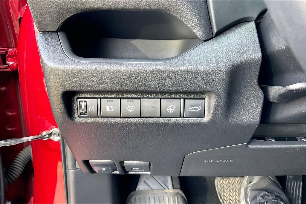 Used 2022 Toyota RAV4 XLE image 34