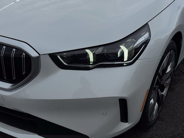 New 2026 BMW 530i xDrive w/ Premium Package AWD/4WD image 2