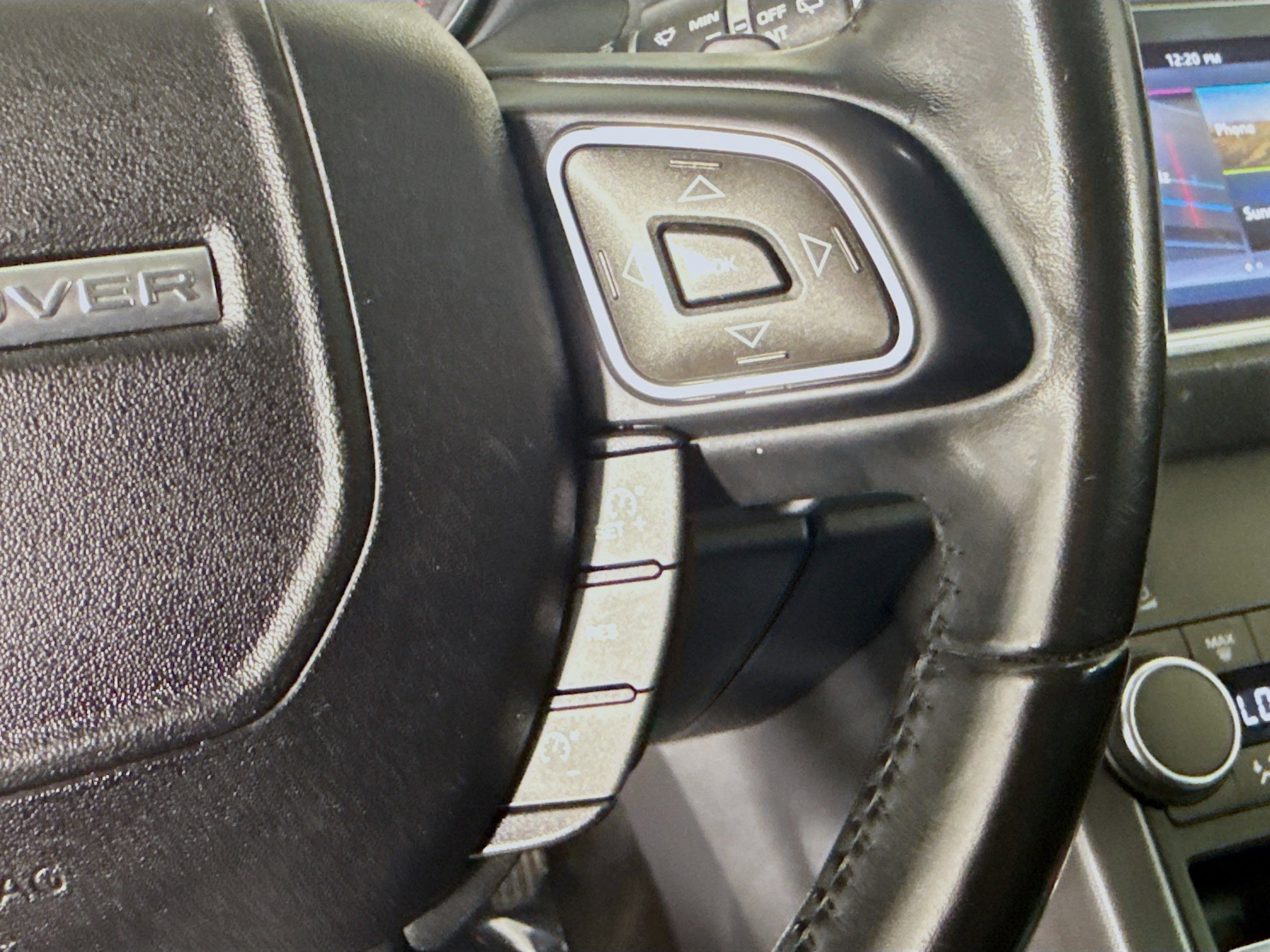 Used 2018 Land Rover Range Rover Evoque SE AWD/4WD image 15