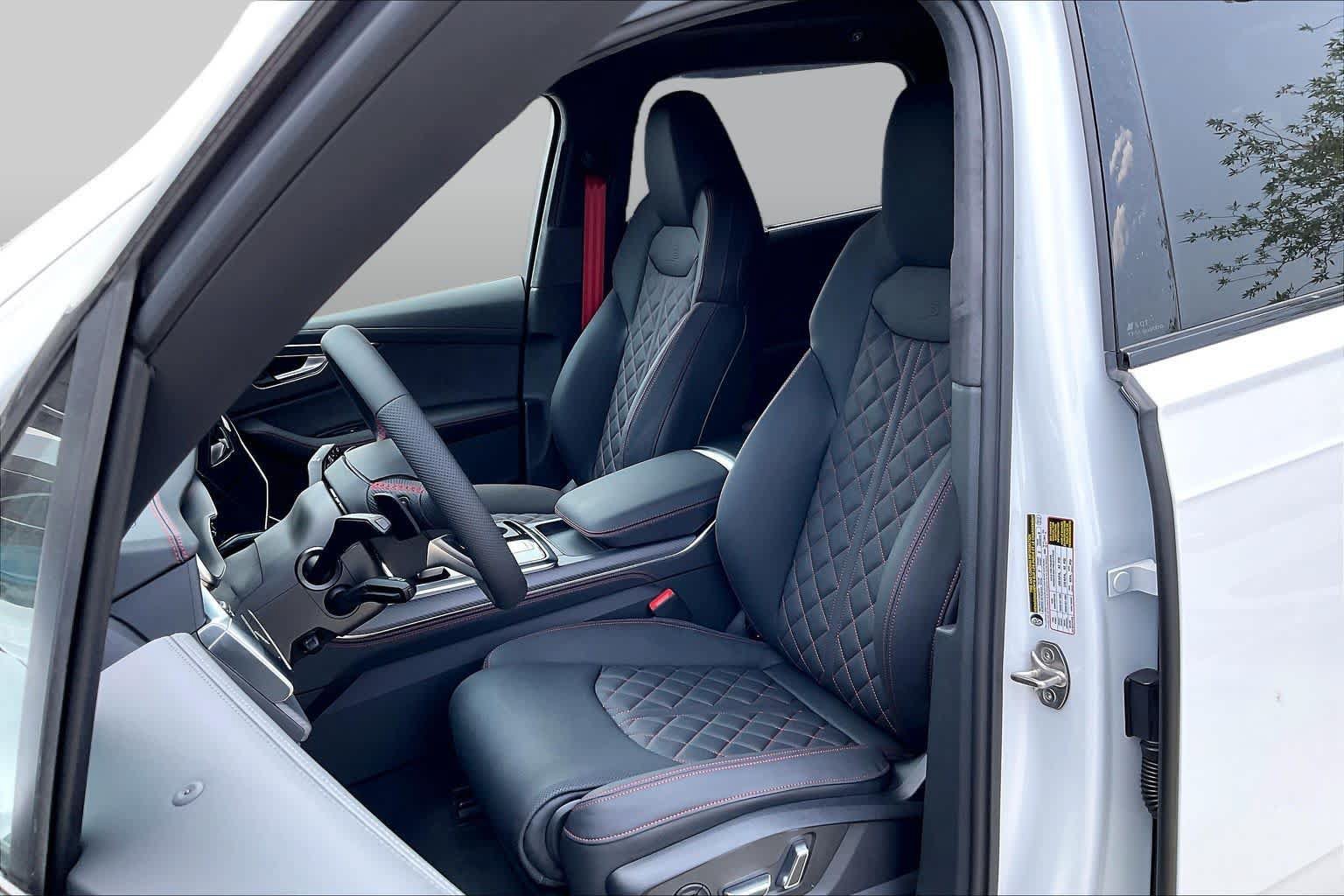 New 2026 Audi SQ7 Prestige AWD/4WD image 9