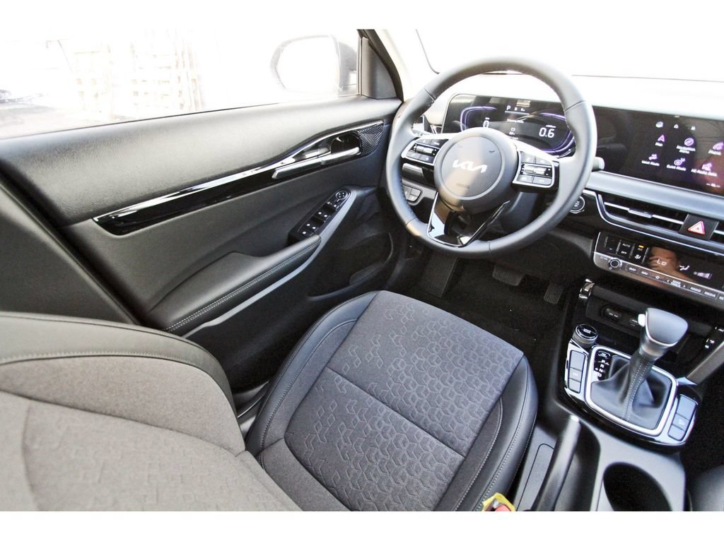 New 2026 Kia Seltos S FWD image 7