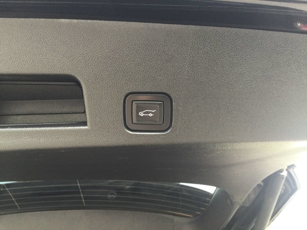Used 2025 Buick Enclave Preferred AWD/4WD image 29