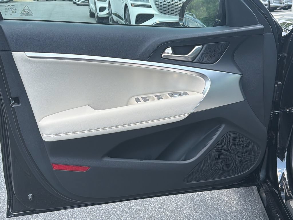 New 2026 Genesis G70 2.5T RWD image 12