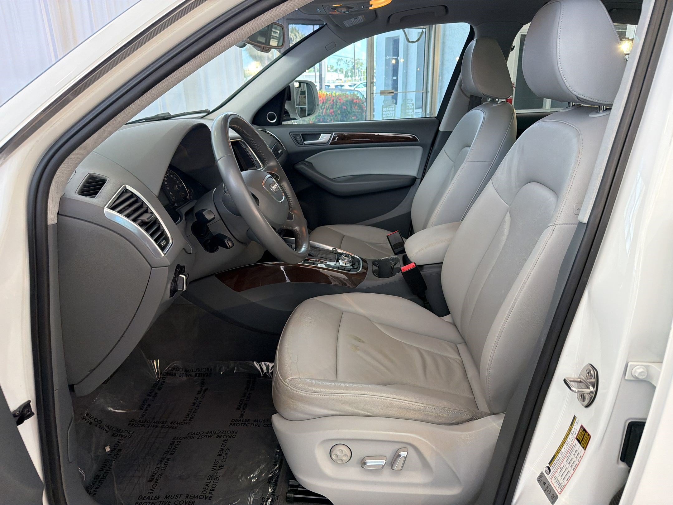 Used 2017 Audi Q5 2.0T Premium Plus w/ Technology Package AWD/4WD image 5