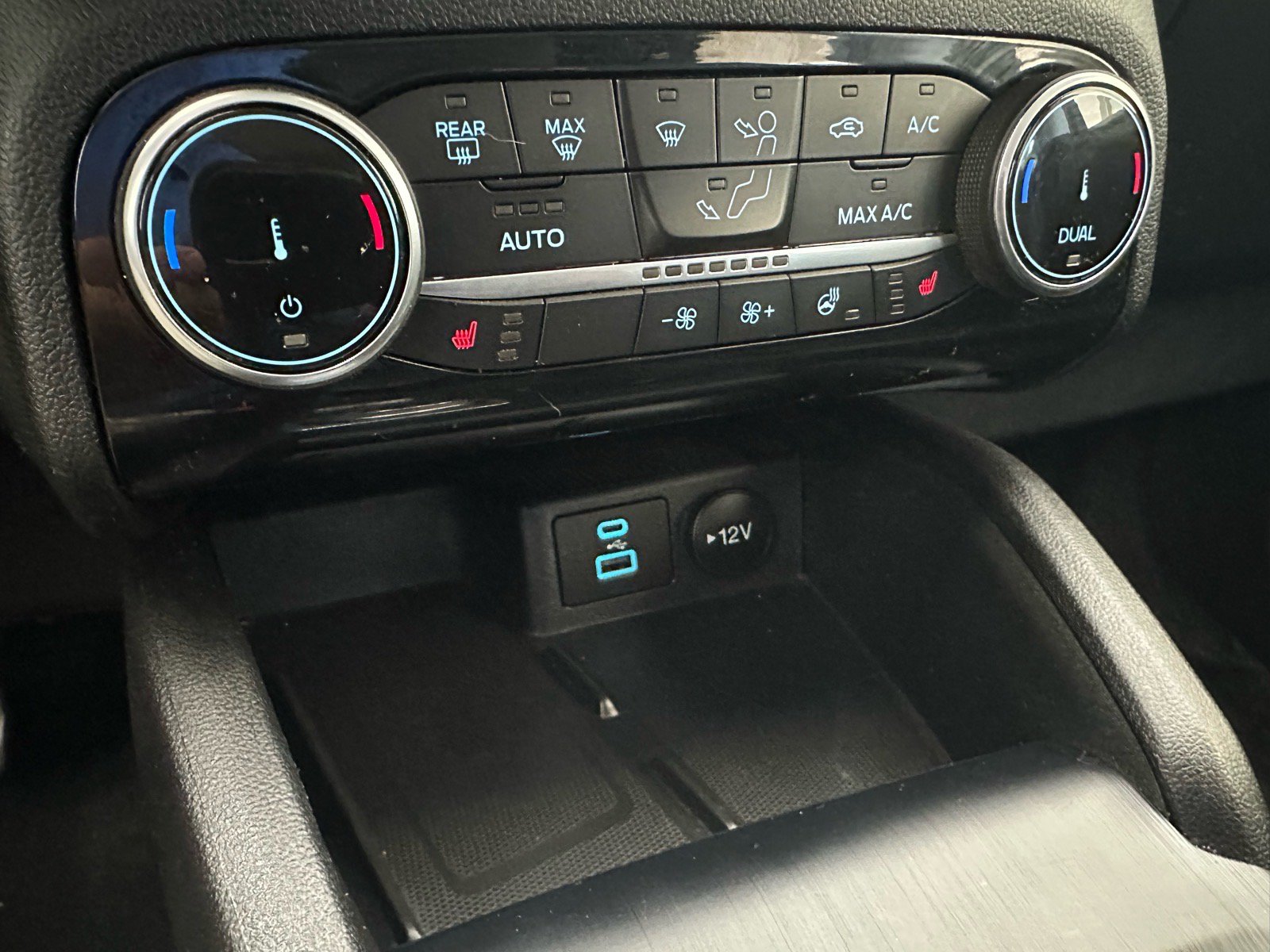 Certified 2022 Ford Escape SEL w/ Technology Package FWD image 32